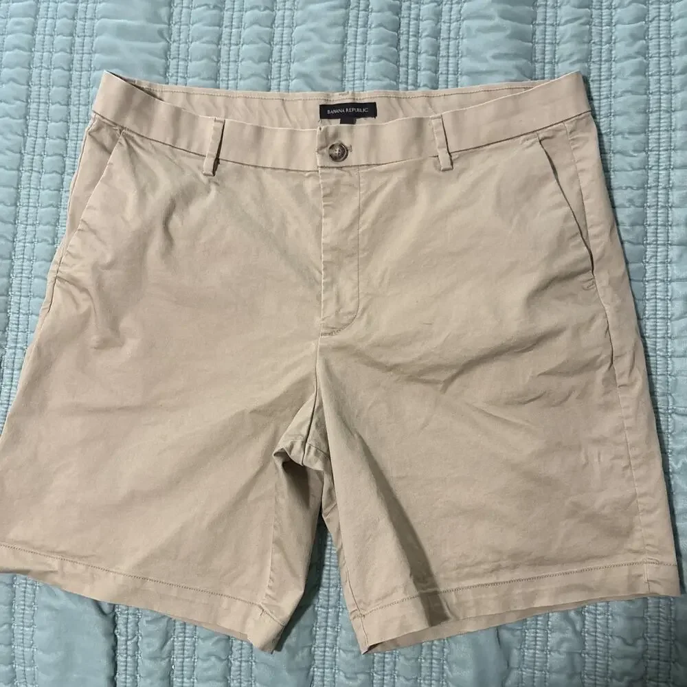 Banana Republic 38 Chino Bermuda Shorts, Beach, Boho, Stretchy, EUC, Soft